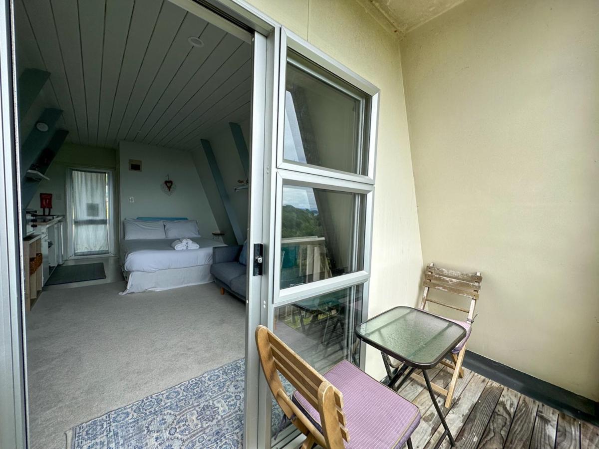 Pohutukawa Coastal Chalets Coromandel Extérieur photo